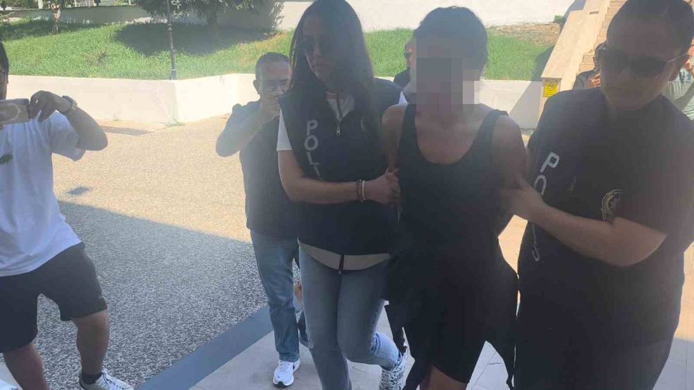 T&uuml;rk bayrağını yakan ş&uuml;pheli adliyeye sevk edildi
