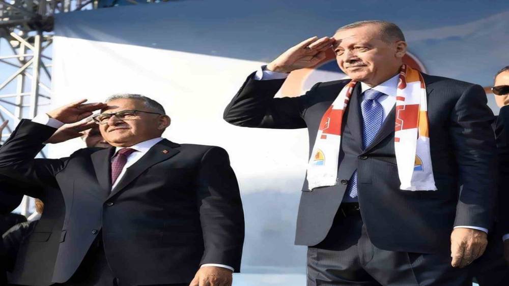 Başkan B&uuml;y&uuml;kkıı&ccedil;&rsquo;tan 25. yıl mesajı" &Ccedil;eyrek asırlık hizmet ve eser y&uuml;r&uuml;y&uuml;ş&uuml;"
