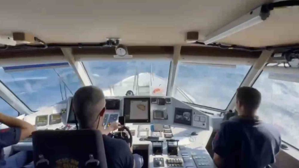 Bozcaada a&ccedil;ıklarında kaybolan dalgı&ccedil; i&ccedil;in arama &ccedil;alışmalarında 25 saat geride kaldı
