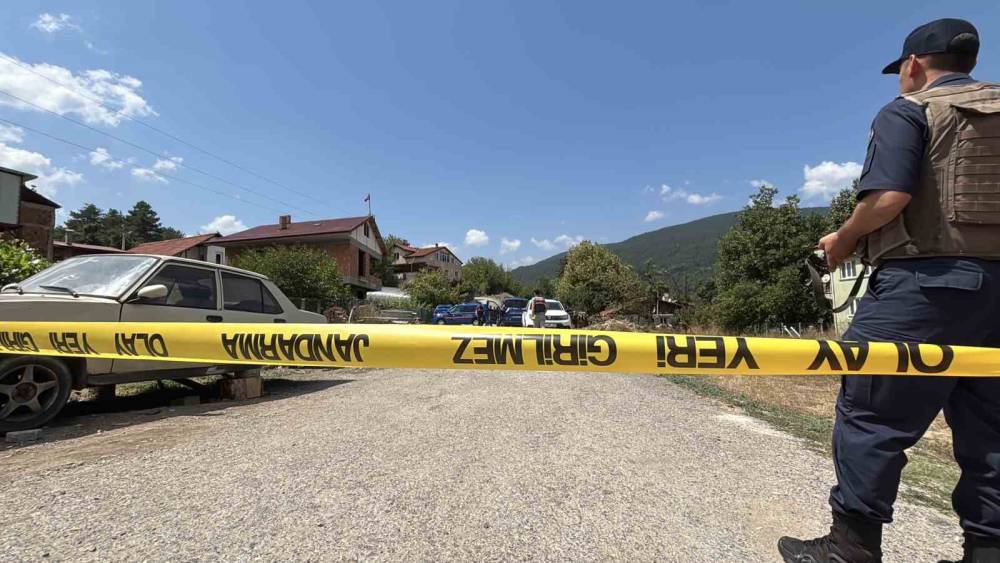 Bolu&rsquo;da arazi anlaşmalığında kan aktı: Baba ve oğlu &ouml;ld&uuml;
