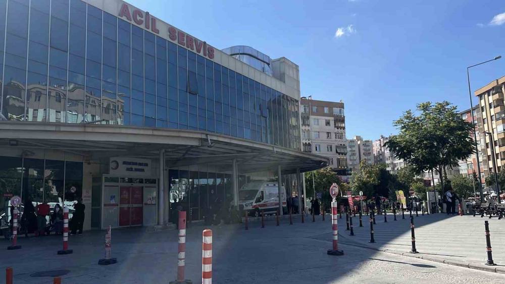 Tartıştığı kişiler tarafından bı&ccedil;aklanan 18 yaşındaki gen&ccedil; hayatını kaybetti
