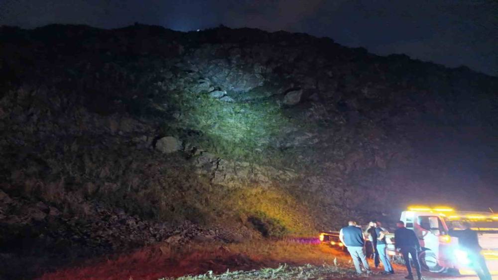 Kars&rsquo;ta kayalıklardan d&uuml;şen şahıs hayatını kaybetti
