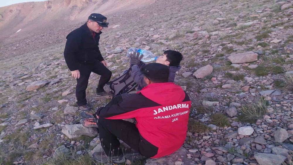 Erciyes Dağı&rsquo;nda mahsur kalan yabancı uyruklu kişi kurtarıldı
