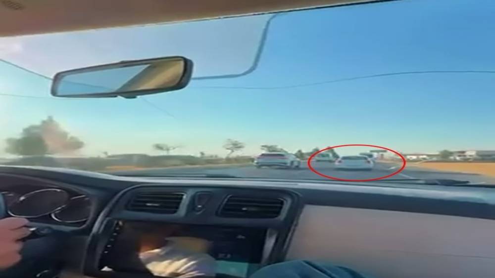 Makas atan s&uuml;r&uuml;c&uuml; trafiği tehlikeye attı
