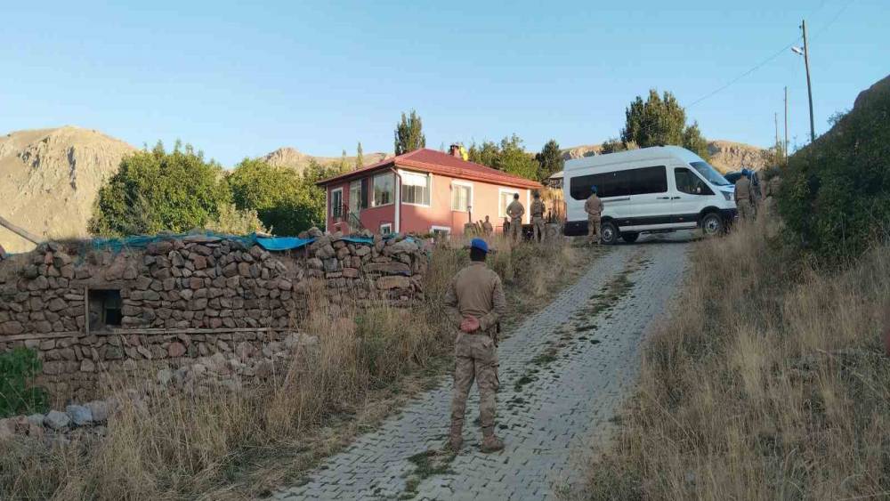 Sivas&rsquo;taki kayıp bebek soruşturmasında 6 kişi g&ouml;zaltına alındı
