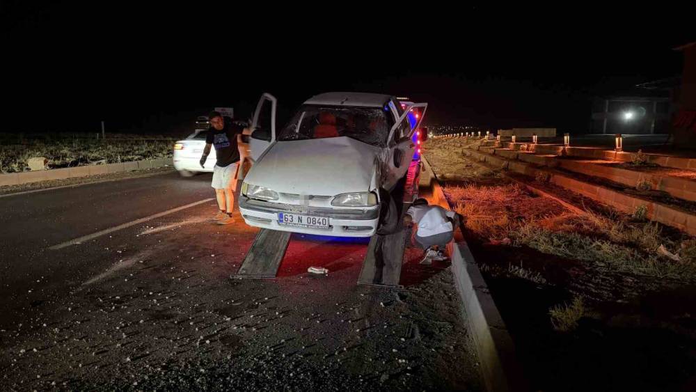 Siverek&rsquo;te iki ara&ccedil; &ccedil;arpıştı: 2 yaralı
