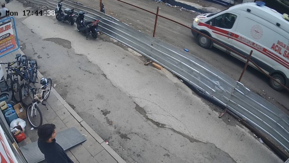 Erzincan&rsquo;da inşaatta d&uuml;şen iş&ccedil;inin yoğun bakımda tedavisi s&uuml;r&uuml;yor

