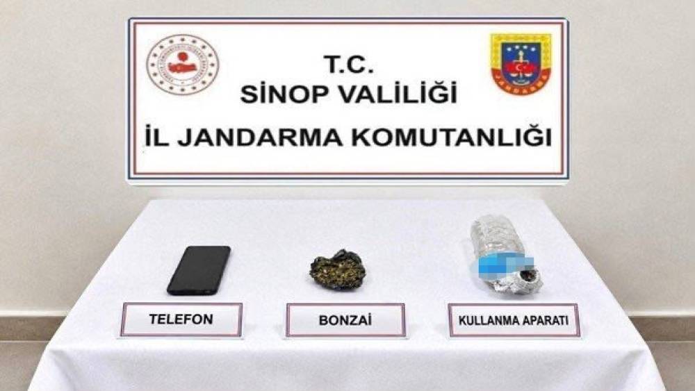 Sinop&rsquo;ta jandarmadan uyuşturucu operasyonu: 4 ş&uuml;pheli yakalandı
