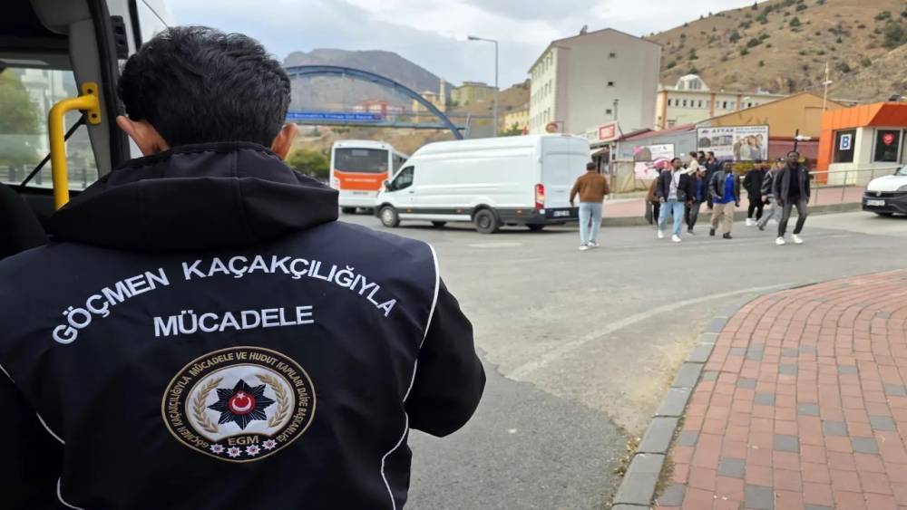 Gümüşhane’de düzensiz göçle mücadele denetimleri sıkılaştırıldı
