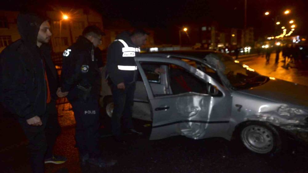 Buzlanma zincirleme kazaya neden oldu
