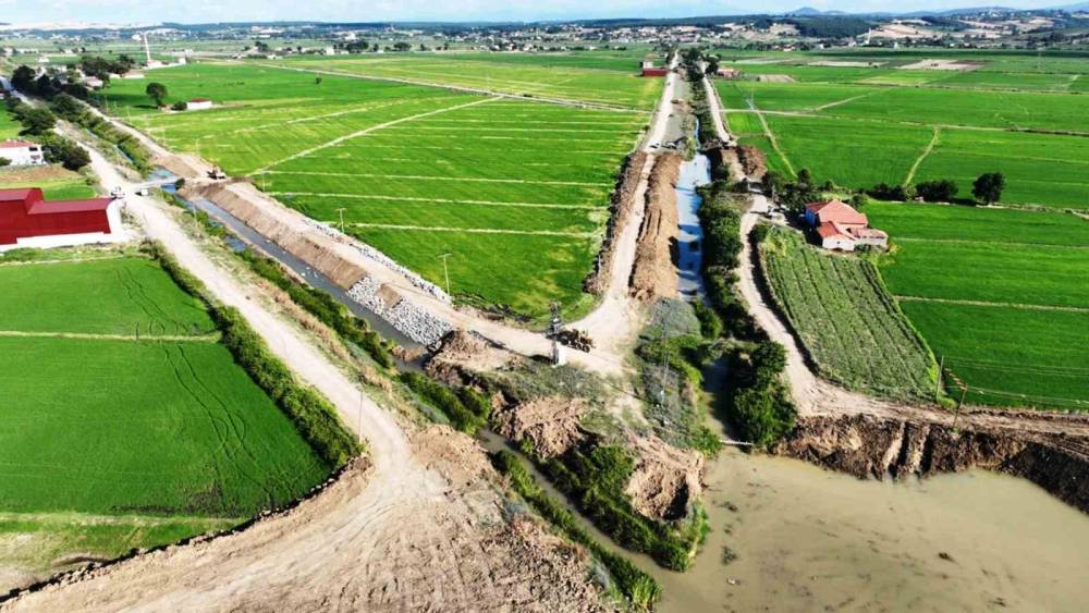 2,5 milyar TL&rsquo;lik sulama projesi, 2 il&ccedil;e ve 14 mahalleye fayda sağlayacak
