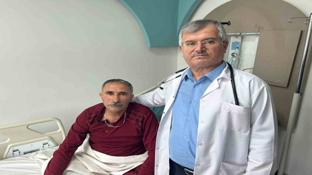 Taziye i&ccedil;in geldiği Van&rsquo;da kalbi duran vatandaş 2 saatte hayata d&ouml;nd&uuml;r&uuml;ld&uuml;
