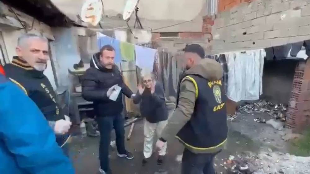 Alman anneden ka&ccedil;ırılan &ccedil;ocuk 7 yıl sonra harabe evde b&ouml;yle bulundu
