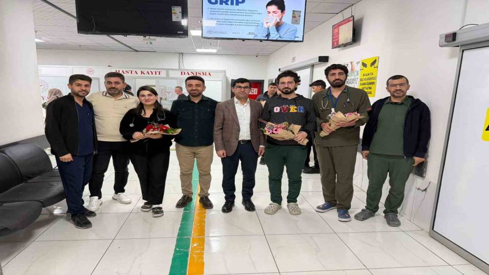 İdil&rsquo;de 14 Mart Tıp Bayram&rsquo;ında sağlık &ccedil;alışanlarıyla bir araya gelindi
