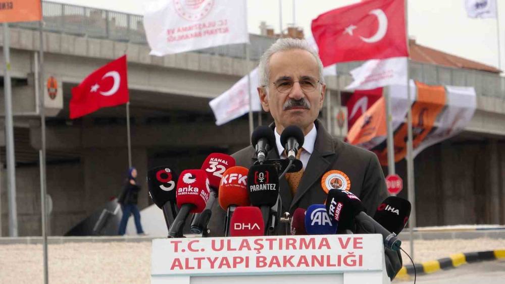 Bakan Uraloğlu: "Isparta&rsquo;da son 24 yılda ulaşıma 35,4 milyar lira yatırım yaptık"
