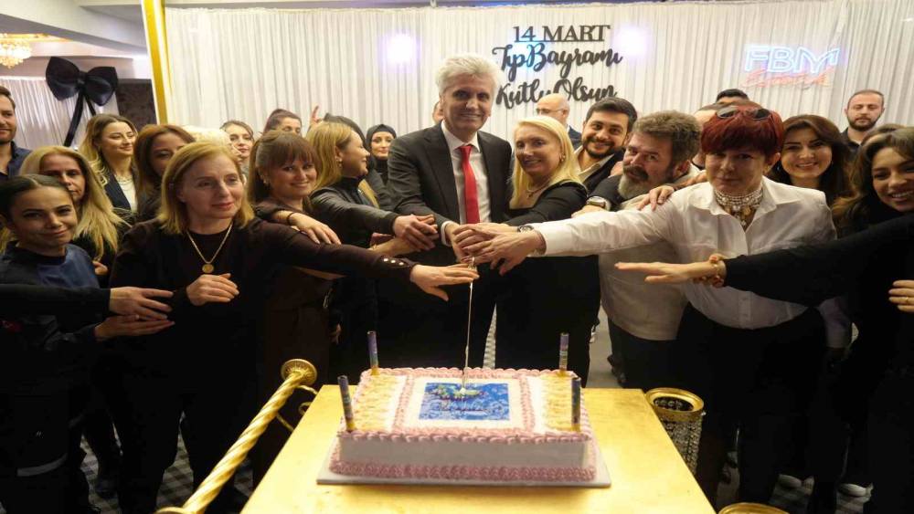 Samsun&rsquo;da sağlık &ccedil;alışanları Tıp Bayramı&rsquo;nı kutladı ardından iftarda buluştu
