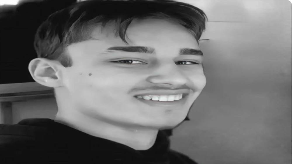 İzmir&rsquo;de gen&ccedil; motosikletlinin hayatını kaybettiği kazanın g&ouml;r&uuml;nt&uuml;leri ortaya &ccedil;ıktı
