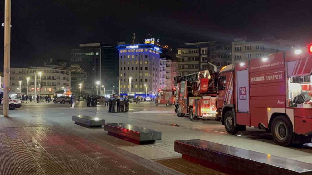 Taksim Metro İstasyonu&rsquo;nunda yangın paniği
