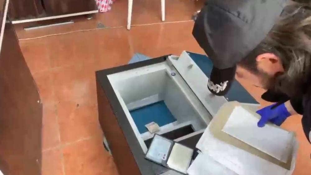 Kars&rsquo;ta tefecilik operasyonu: 21 milyonluk &ccedil;ek-senet, tapular ve uyuşturucu ele ge&ccedil;irildi
