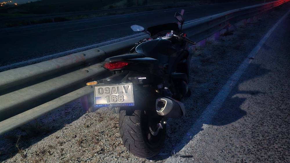 Sarıg&ouml;l&rsquo;de motosiklet bariyere &ccedil;arptı. 1 &ouml;l&uuml; 1 yaralı
