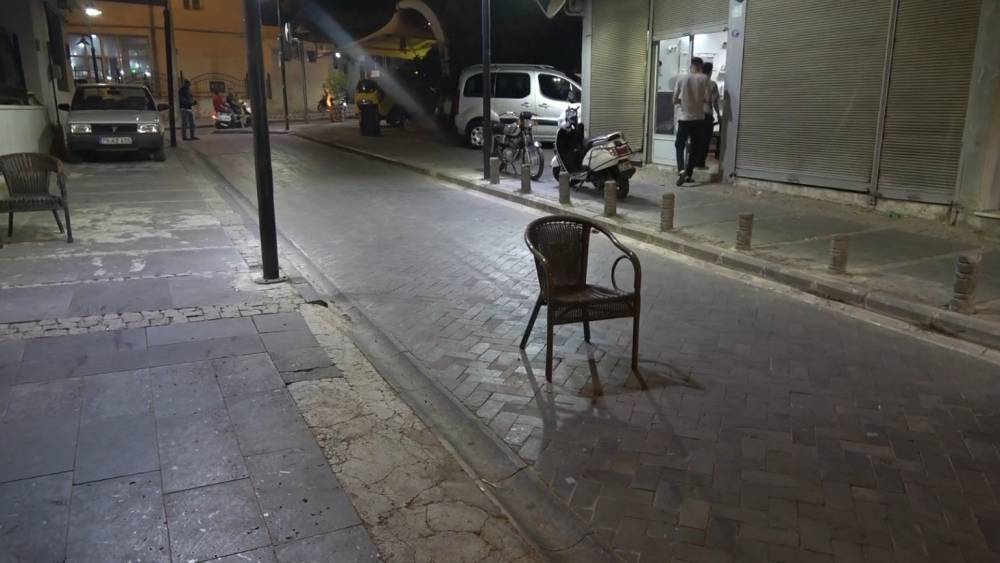 Boşanma aşamasındaki eşini silahla ağır yaraladı
