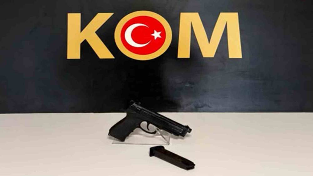 Sosyal medya &uuml;zerinden organize su&ccedil; &ouml;rg&uuml;t&uuml;n&uuml; &ouml;ven şahıs g&ouml;zaltına alındı
