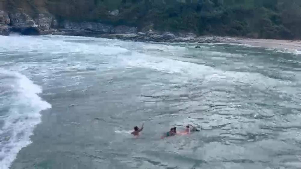 Yasağa rağmen denize girdiler: Baba ve 2 &ccedil;ocuğu &ouml;l&uuml;mden d&ouml;nd&uuml;
