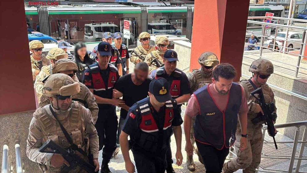 Kocaeli&rsquo;de organize su&ccedil; &ouml;rg&uuml;t&uuml;ne ikinci dalga operasyon: 12 g&ouml;zaltı
