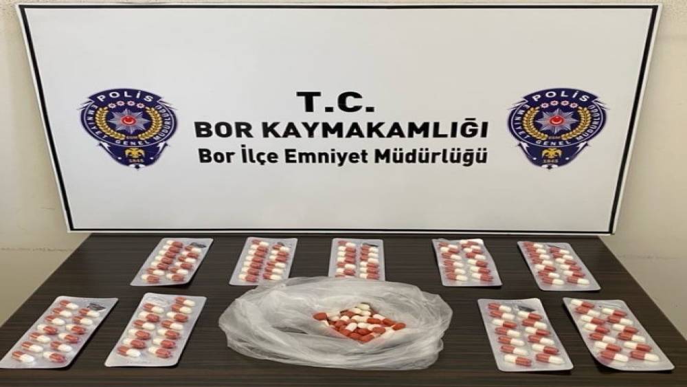 Niğde&rsquo;de uyuşturucu operasyonu: 2 ş&uuml;pheli tutuklandı
