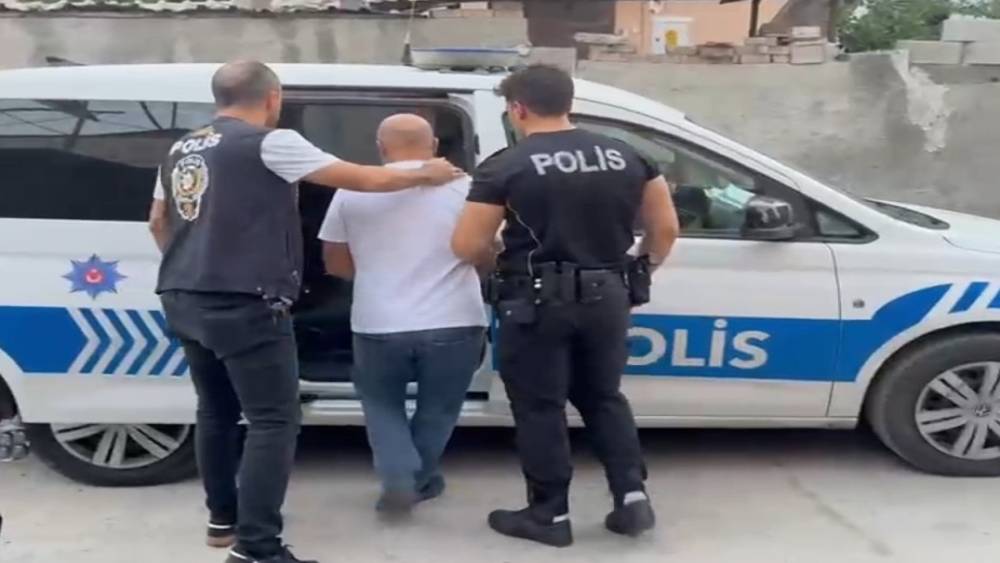 Mersin&rsquo;de 7 milyar 640 milyon TL&rsquo;lik bahis operasyonu: 42 g&ouml;zaltı
