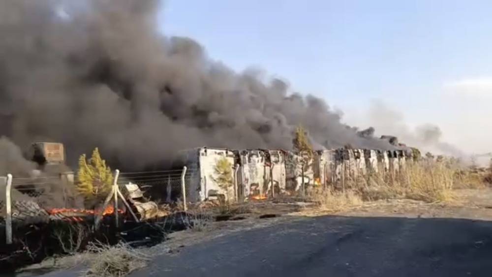 Mardin&rsquo;de hurda ara&ccedil;ların bulunduğu alanda &ccedil;ıkan yangın s&ouml;nd&uuml;r&uuml;ld&uuml;
