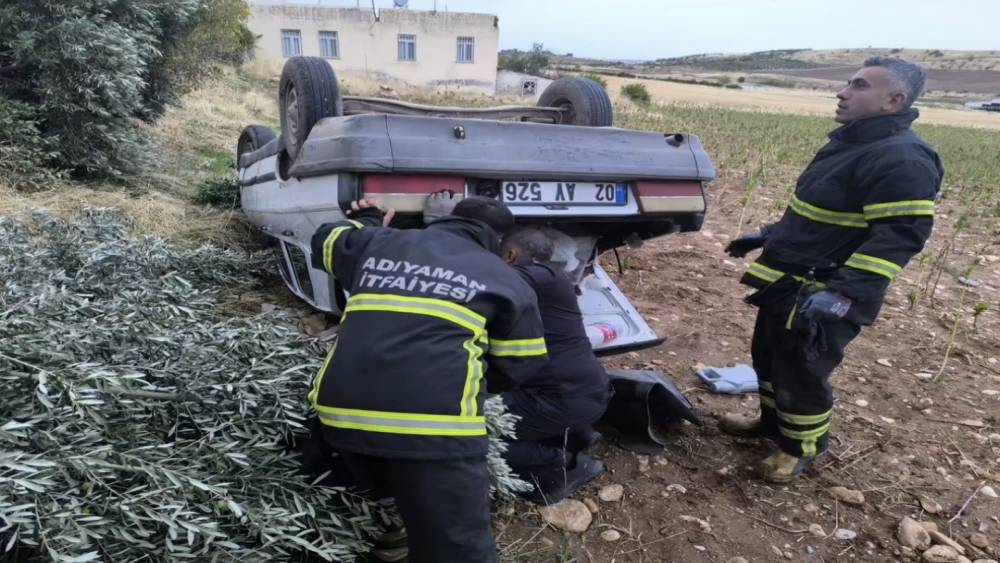 Adıyaman&rsquo;da otomobil şarampole devrildi: 1 yaralı
