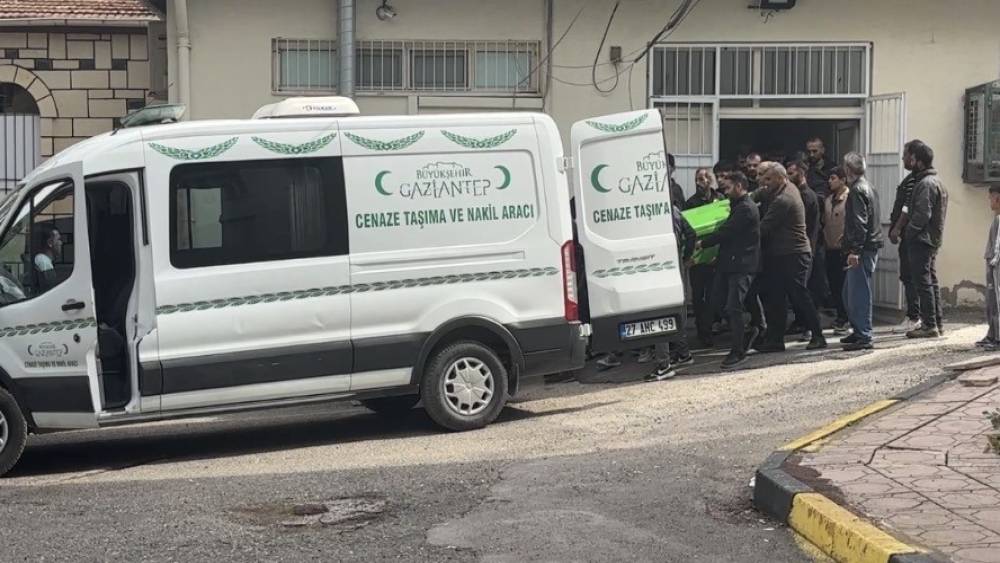 Hayvan &ccedil;iftliğinde elektrik akımına kapılan &ccedil;ocuk hayatını kaybetti
