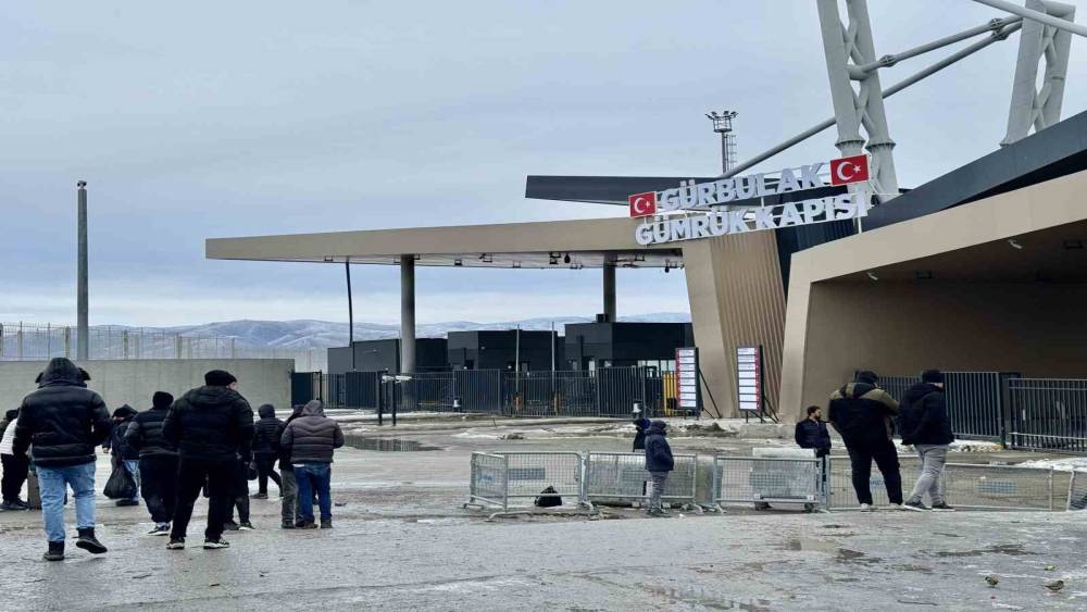 İranlılar Trump&rsquo;a tepkili: Sorunumuz savaş değil ekonomi
