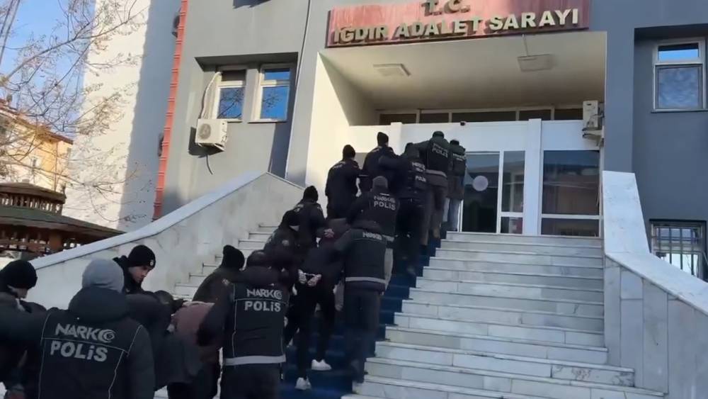 Iğdır&rsquo;da uyuşturucu operasyonu: 12 kişi tutuklandı
