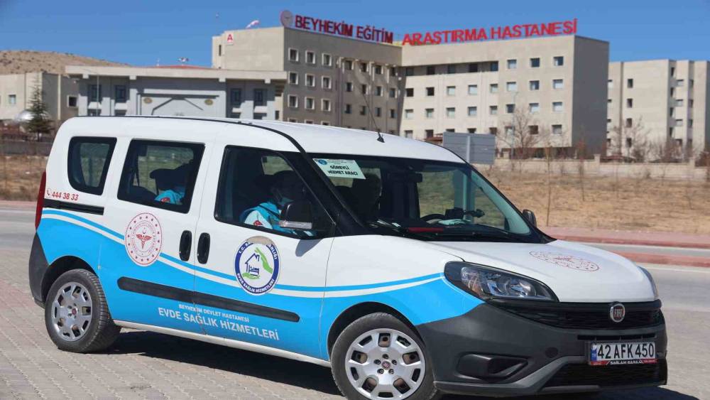 Konya&rsquo;da ilk; evden &ccedil;ıkamayan engelli hastalara evde sağlık raporu hizmeti
