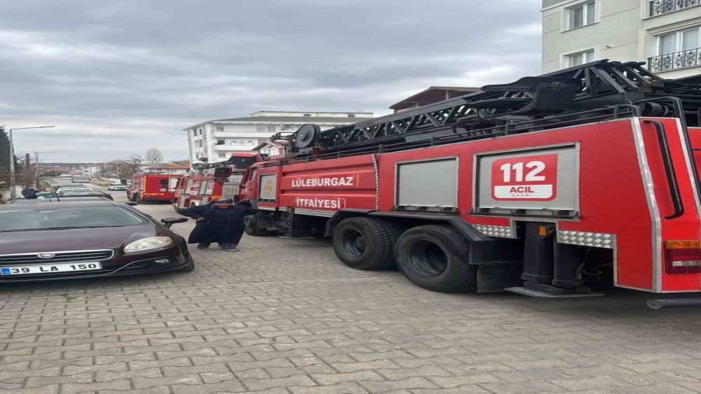 Kurutma makinesinden &ccedil;ıkan duman paniğe neden oldu
