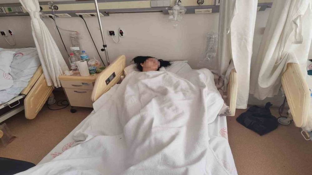 Karısını darbettiği ve balkondan attığı ileri s&uuml;r&uuml;len koca tutuklandı
