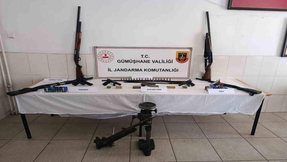 G&uuml;m&uuml;şhane&rsquo;de jandarmadan silah operasyonu
