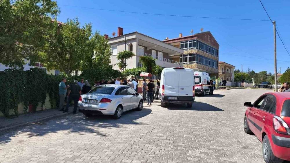 D&uuml;n&uuml;r&uuml;n&uuml; &ouml;ld&uuml;ren sanığa ağırlaştırılmış m&uuml;ebbet ve 16 yıl hapis cezası

