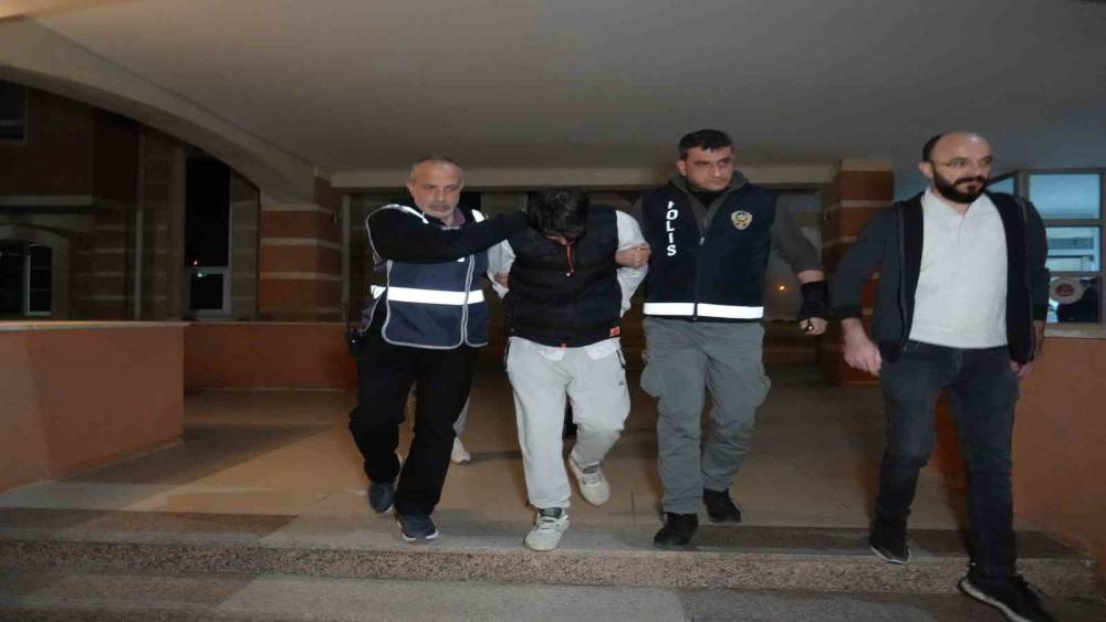 Hamile eşini &ouml;ld&uuml;r&uuml;p g&uuml;nlerce cesetle yaşayan şahsa ağırlaştırılmış m&uuml;ebbet hapis
