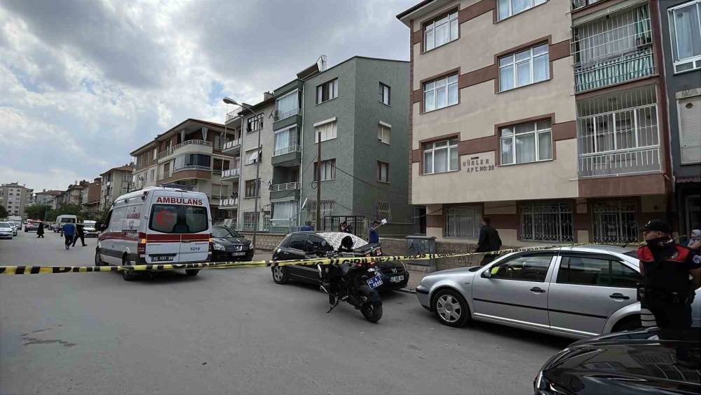 &Uuml;vey annesini ve kız kardeşini &ouml;ld&uuml;ren zanlı tutuklandı
