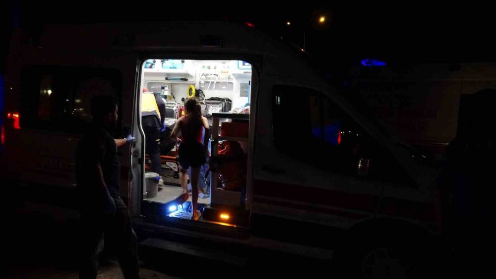 Malatya&rsquo;da boğulma tehlikesi ge&ccedil;iren 6 kişi hastaneye kaldırıldı
