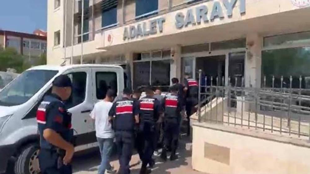 Kumluca&rsquo;da su&ccedil; &ouml;rg&uuml;t&uuml;ne y&ouml;nelik operasyonda 4 ş&uuml;pheli tutuklandı
