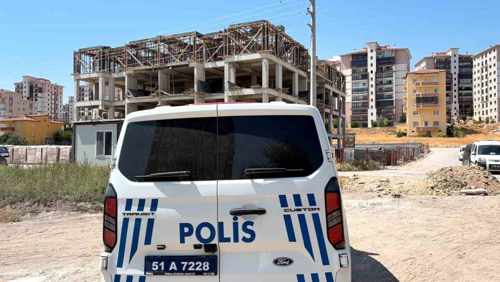 İnşaattan d&uuml;şen iş&ccedil;i yaralandı
