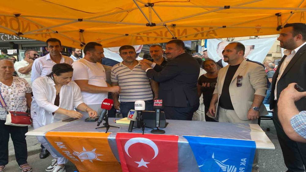 AK Parti Konak&rsquo;ta 25. kuruluş yılında 500 yeni &uuml;ye
