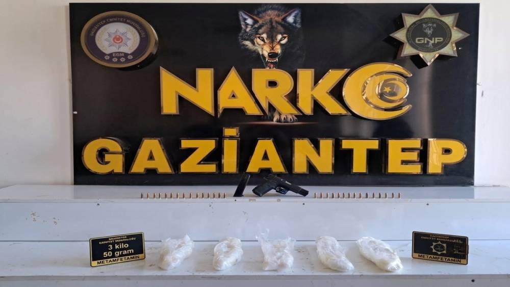 Gaziantep&rsquo;te 3 kilo metamfetamin ele ge&ccedil;irildi: 1 g&ouml;zaltı
