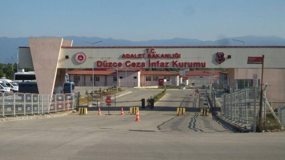 Hırsızlık su&ccedil;undan araması bulunan şahıs yakalandı
