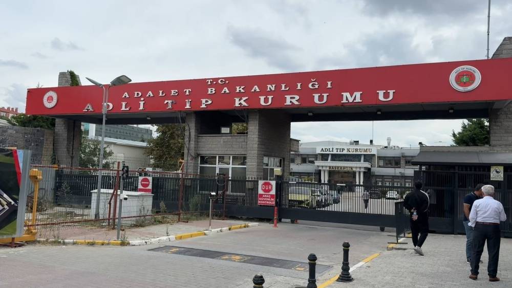Yanan otob&uuml;ste hayatını kaybeden Vahide Ge&ccedil;en&rsquo;in cenazesi ailesine teslim edildi

