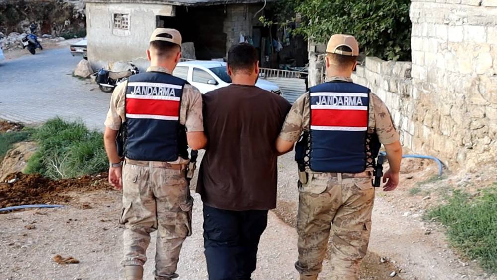 Şanlıurfa&rsquo;da 9 yıl 2 ay kesinleşmiş hapis cezası bulunan şahıs yakalandı
